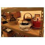 Cusinart Popcorn popper, wicker basket, stoneware