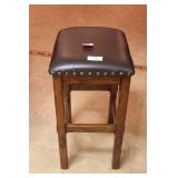 Single backless barstool 18" x 29" x 15"