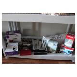 Eight kitchen accessories - sauce warmer, diet sca