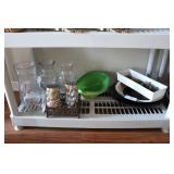 Assorted decor incl flower vases, shell candles, p