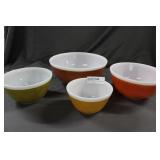 Pyrex set of 4 graduated mixing bowls
