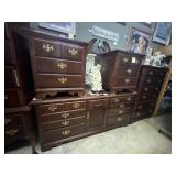 7 pc Thomasville bedroom set Cherry finish-