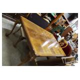 Dining Room table with two leaves, 6 chairs