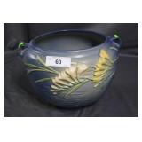 Roseville 8" 669 Freesia jardiniere