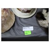 6 vintage hats and a mink collar