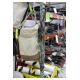 15 safety clips & 2 carabiners
