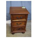 Hardwood 3 drawer nightstand w/ bun feet, 15" x
