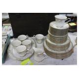 Noritake Finale floral pattern service for 6 plus