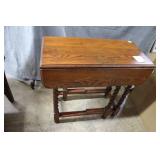 Oak drop leaf side table16in x 31 in x 30 in