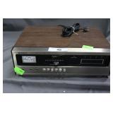 Hitachi 8 track stereo tape deck Model D136