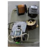 Group of 4 voltage control/regulator components