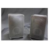 Pair Realistic speakers