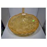 Art glass center bowl in yellow