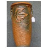 Roseville Bush Berry Umbrella Stand