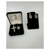 14kt grouping - feather earrings, Gators charm & c