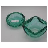 Controlled release bubble ashtray &6" square bowl