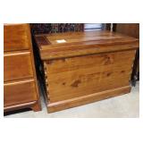 Lift top trunk with lock and dovetail sides