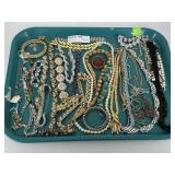 Tray costume & vintage Jewely necklaces &