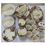 Franciscan Apple dinner service for 8 plus gravy