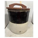 No. 6 bicolored Crock with Wooden Lid
