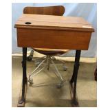 School desk with cast metal base, lift top & mod