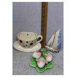 Three wall pockets - Teacup, strawberries &