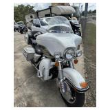 2007 Harley Davidson Ultra Classic white VIN # 1HD