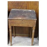 Early 19th Century Lift-top Plantation Desk with a