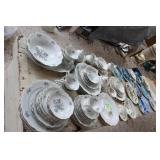 Blue & China set, decorative plates incl Lenox