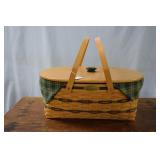 Longaberger Double-handled picnic basket with remo