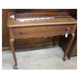 Mahogany single-drawer writing desk