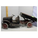 Dent Hardware Co. Dump truck