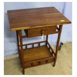 Single-drawer Oak Side Table with under shelf