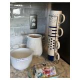 Four pc stacking coffee cup set, pioneer woman but