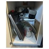 Baking dishes Pyrex mixing bowls, casseroles, grea