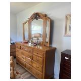 Five pc Oak bedroom set incl 10-drawer lowboy dres