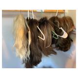 Five Wings in blonde and brunette shades