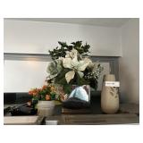 Candle warmer lamp, table lamp, faux florals