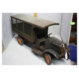 Sunny Parcel Post tin truck by Daytan Toy Co.