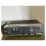 GE 1960s radio clock