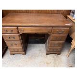 Nine drawer oak dresser 46' x 24' x 31'