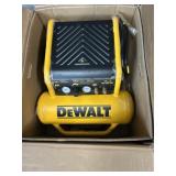 DeWalt 4 gallon air compressor heavy duty 225