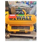 DeWalt 2 tank 4 gallon air compressor