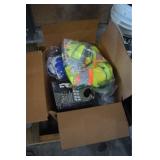 4prs MCR Kevlar safety gloves sz Small