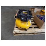 DeWalt pancake compressor 6 gal Damaged