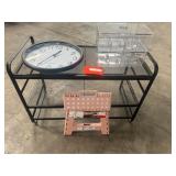Decor lot: Metal shelf+