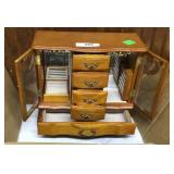 Wooden jewelry box
