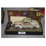 1939 Ford Delux diorama 1:18 scale.
