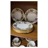 46 pcs Lenox holiday dishes - Holiday Tartan &