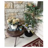 Outdoor Decor & Metal Table